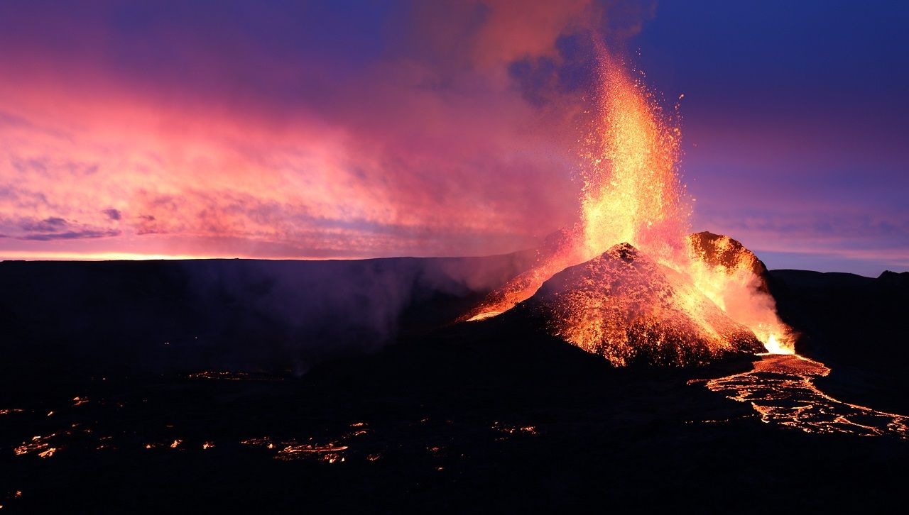 сонник вулкан извержение лава