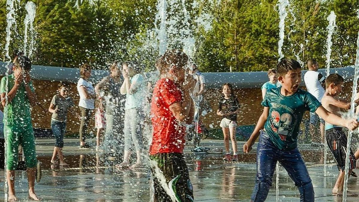 Ауа райы өскемен. Жара в Казахстане. Жара в Казахстане фото. Небо в жару в Казахстане.