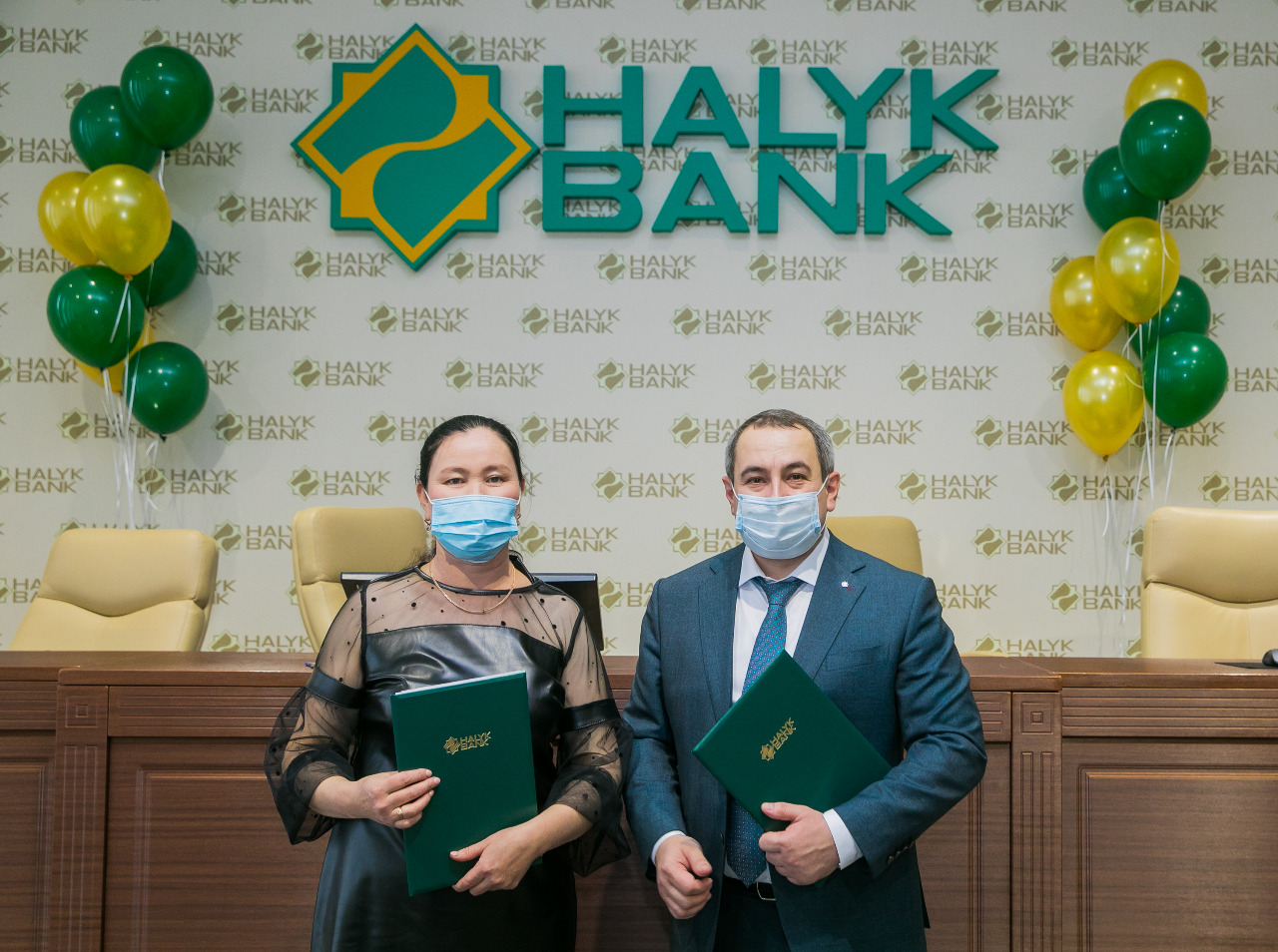 Халык страхование. Халык банк. Halyk Bank Kazakhstan. Halyk Bank Kazakhstan головной офис. Халык банк Темиртау офис.